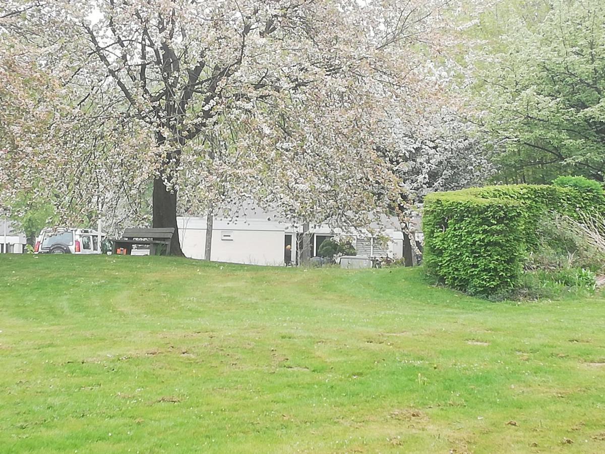 Rustige, Gelijkvloerse Vakantiewoning Met 2 Slaapkamers In Simpelveld, Zuid-Limburg Exterior foto